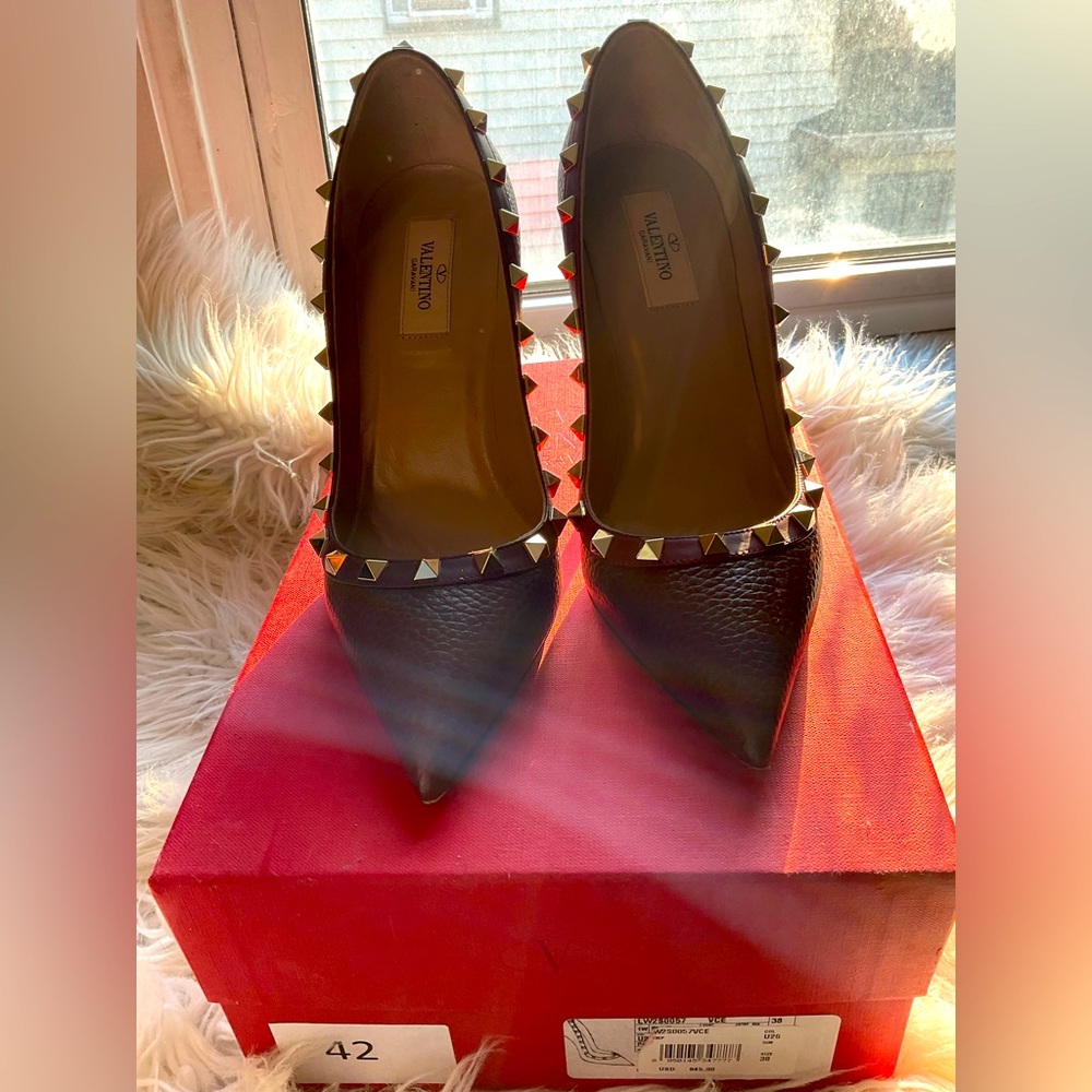 Valentino pump